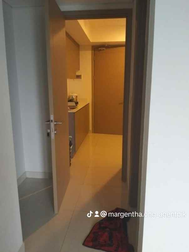 apartemen gold coast pik