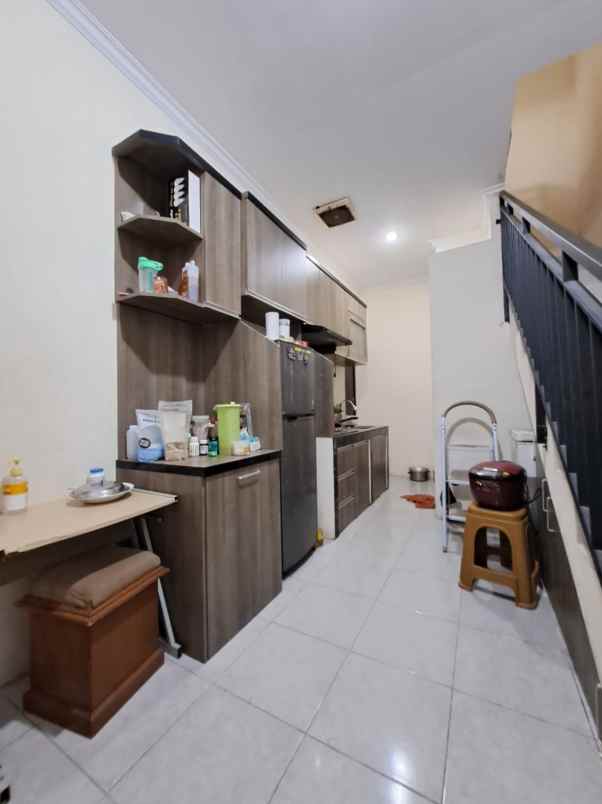 dijual cepat rumah di tanah baru beji depok