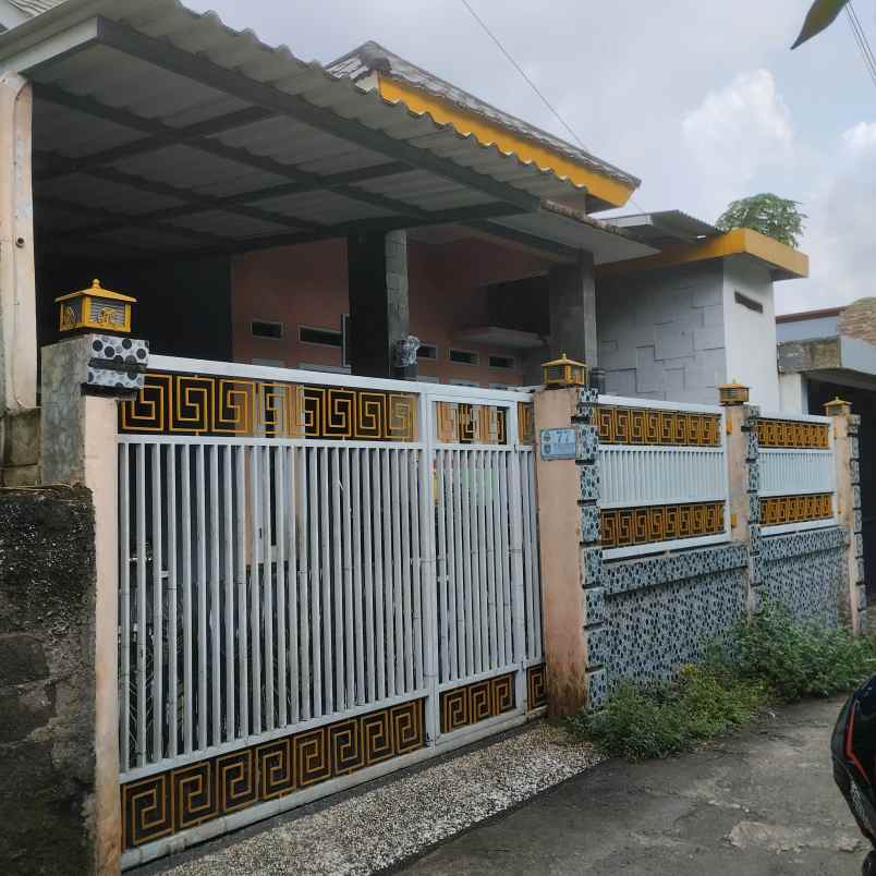 dijual cepat rumah sawangan