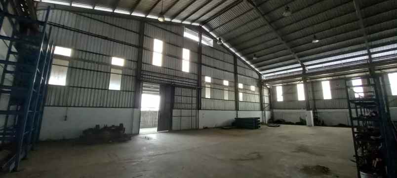 dijual disewakan gudang di bunder gresik