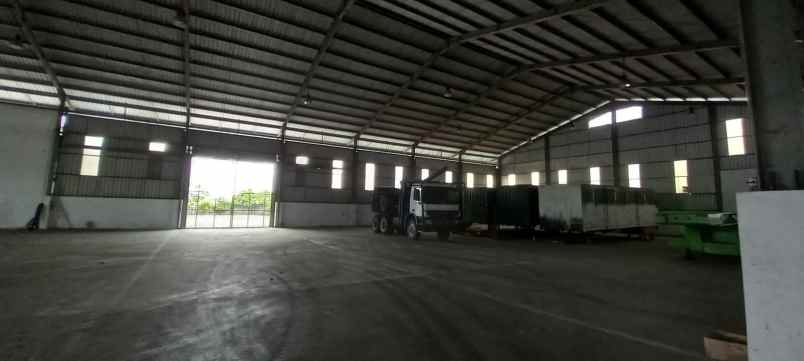 dijual disewakan gudang di bunder gresik