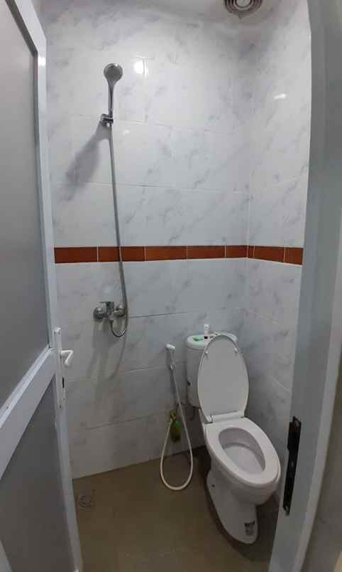 dijual hotel orchid center