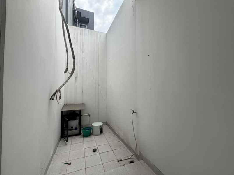 dijual ruko gudang kantor jalan moh kahfi jagakarsa