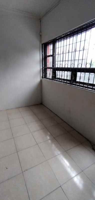 dijual ruko gudang kantor jl mayjend d i panjaitan
