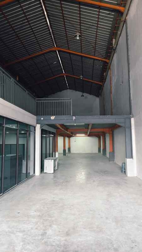 dijual ruko gudang kantor kedinding