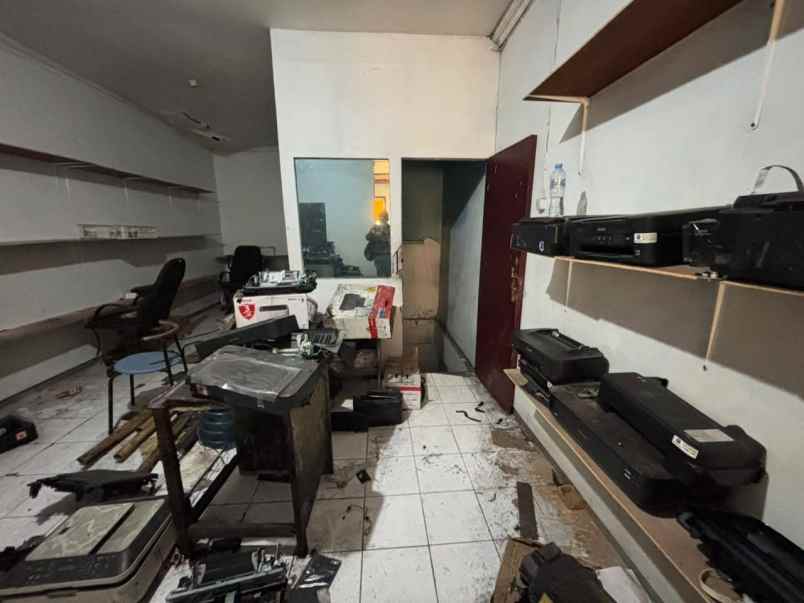 dijual ruko gudang kantor raya manyar