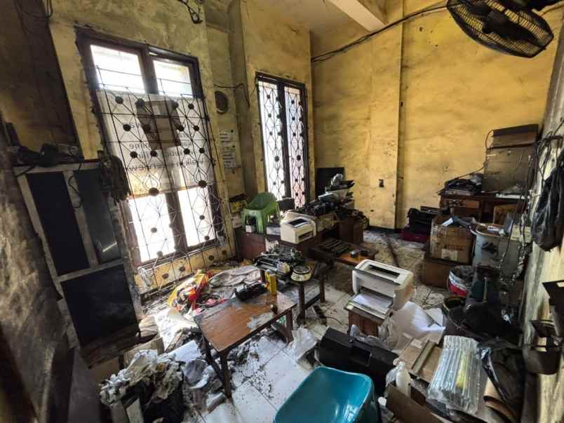 dijual ruko gudang kantor raya manyar