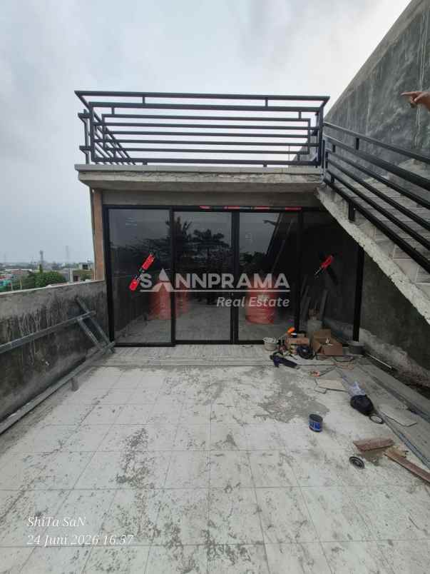 dijual ruko siap huni di jl raya pramuka mampang depok