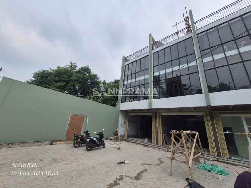 dijual ruko siap huni di jl raya pramuka mampang depok