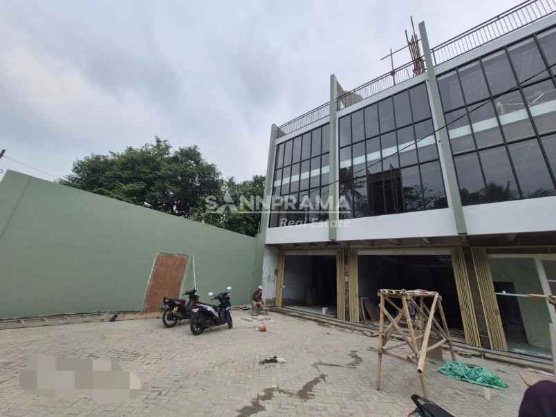 dijual ruko siap huni di jl raya pramuka mampang depok