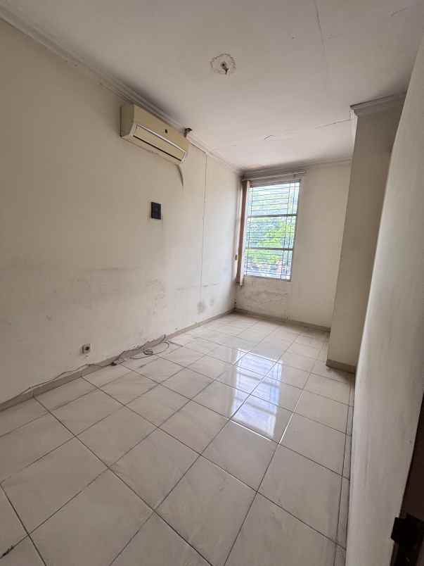 dijual ruko sorowajan banguntapan dekat jec