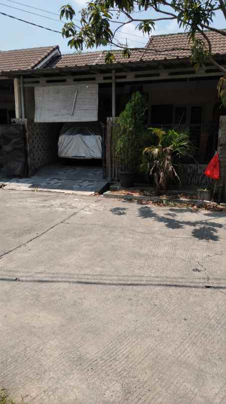 dijual rumah alamanda regency