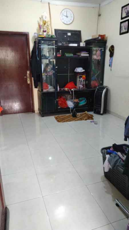 dijual rumah alamanda regency