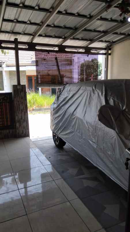 dijual rumah alamanda regency