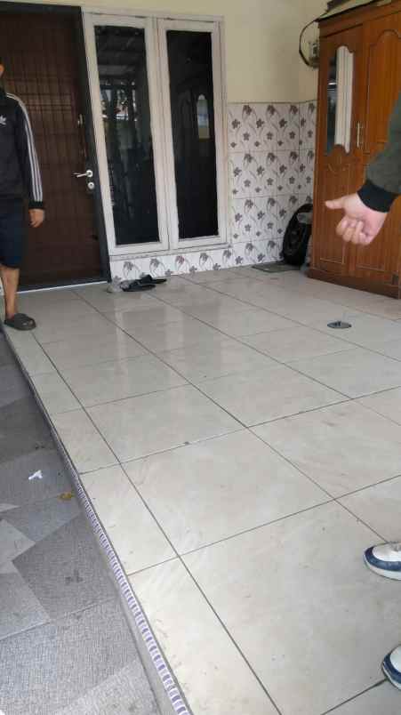 dijual rumah alamanda regency