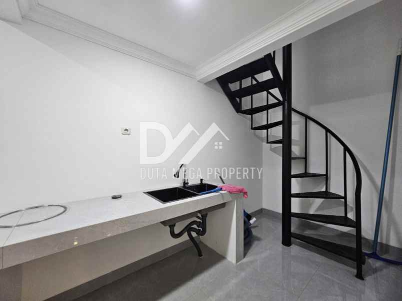 dijual rumah american classic di bintaro