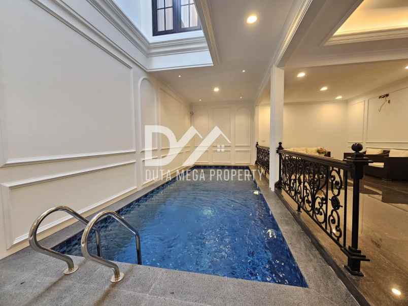 dijual rumah american classic di bintaro