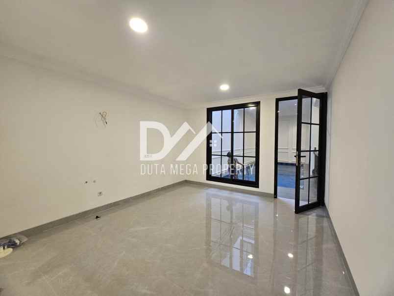 dijual rumah american classic di bintaro