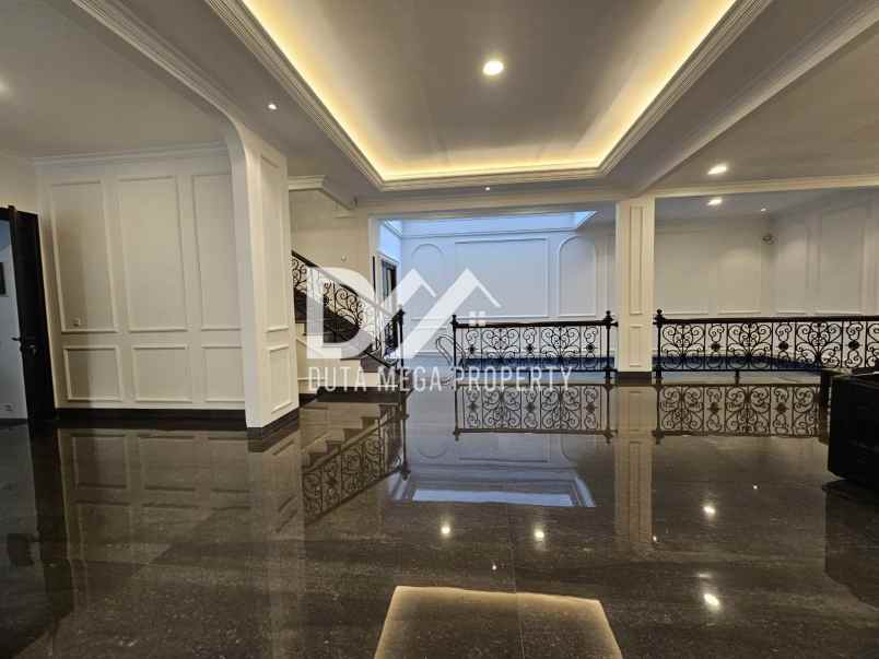 dijual rumah american classic di bintaro