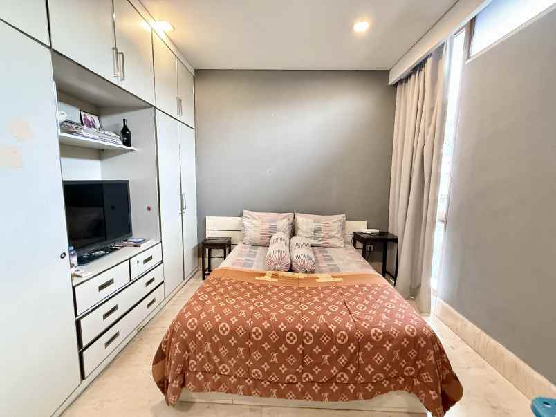 dijual rumah ampera