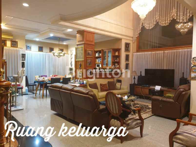 dijual rumah araya 1