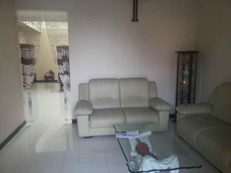 dijual rumah araya 1