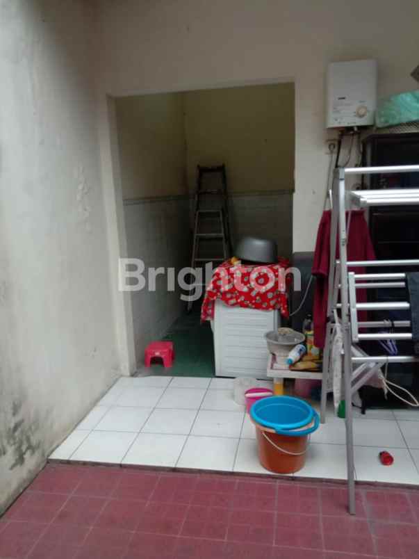 dijual rumah babatan pantai