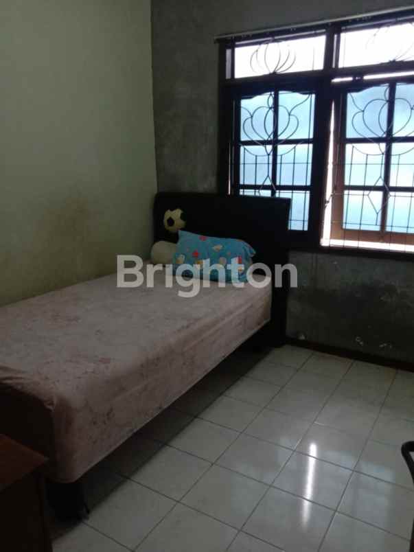 dijual rumah babatan pantai