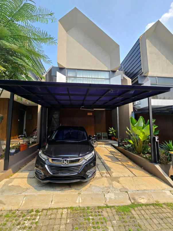 dijual rumah bambu apus jaktim