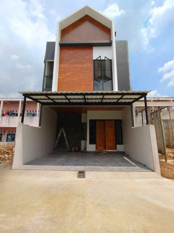 dijual rumah bambu apus jaktim