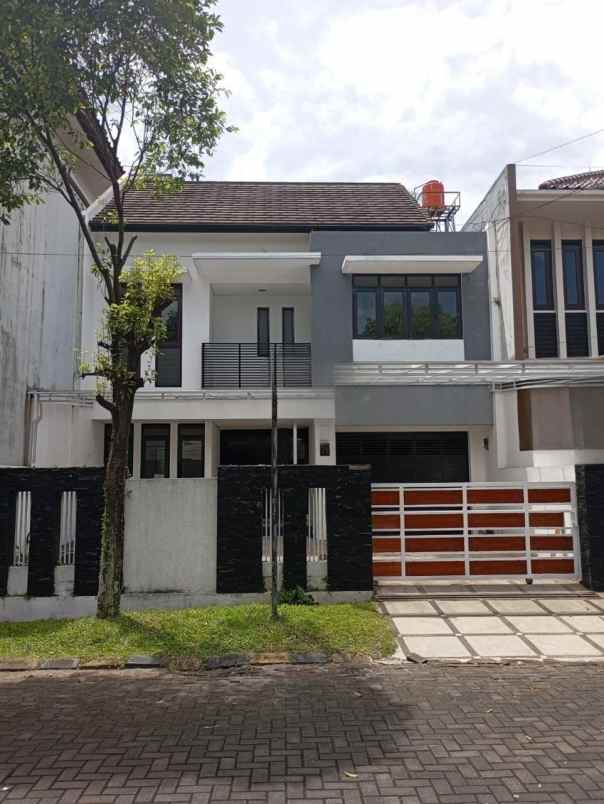 dijual rumah batununggal