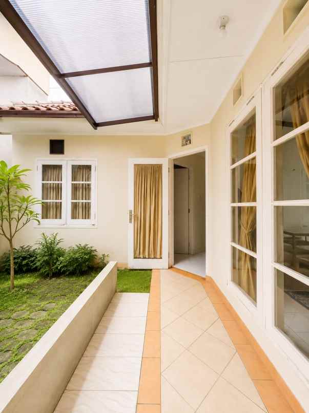 dijual rumah bedahan