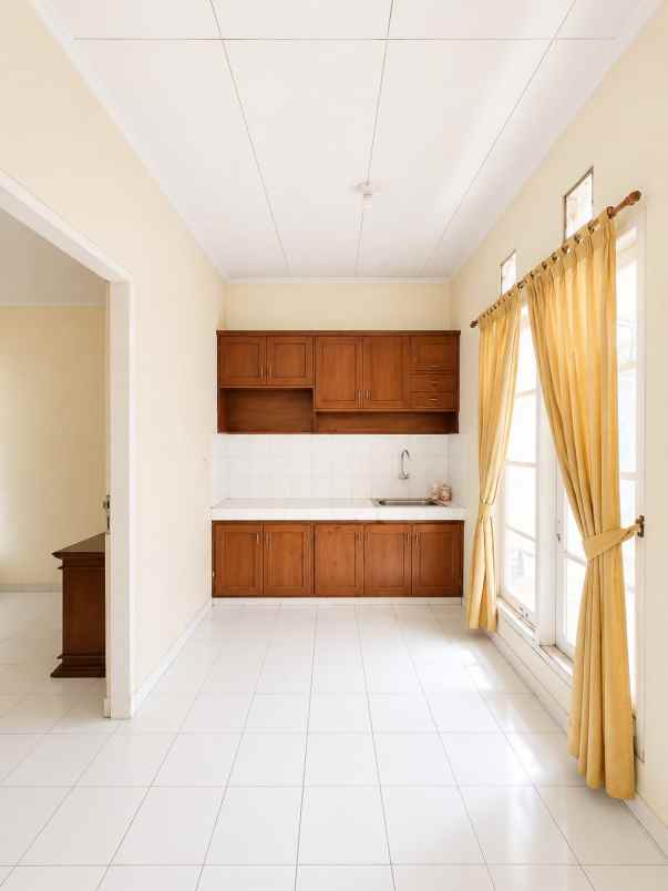 dijual rumah bedahan