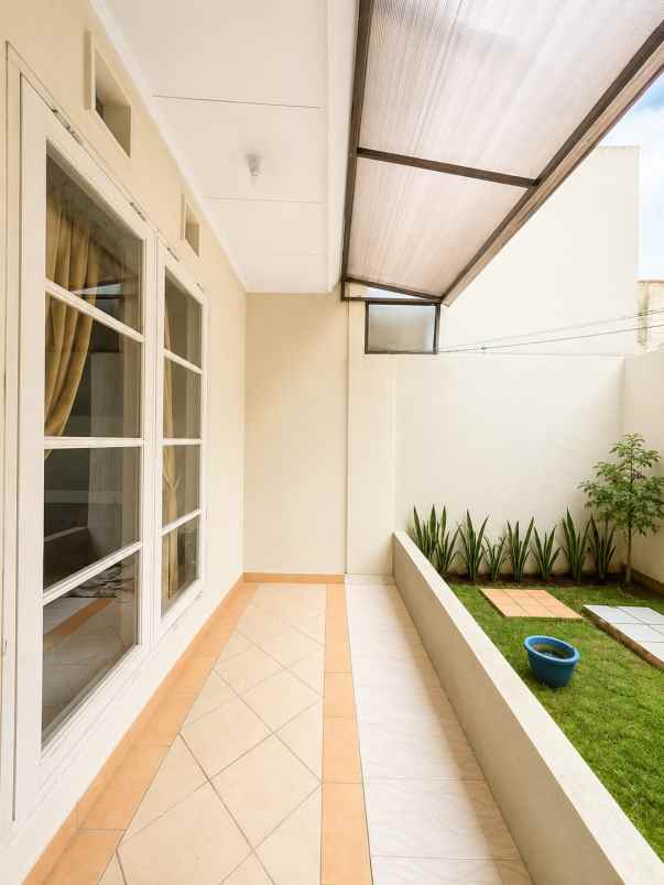 dijual rumah bedahan