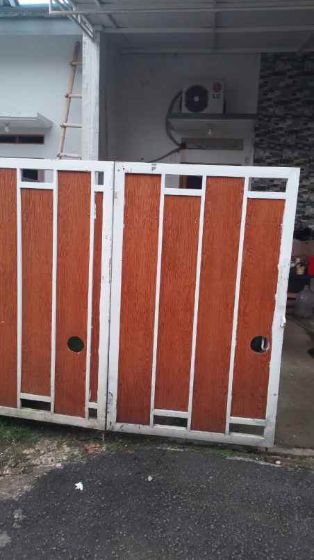 dijual rumah bedahan sawangan depok jawa barat
