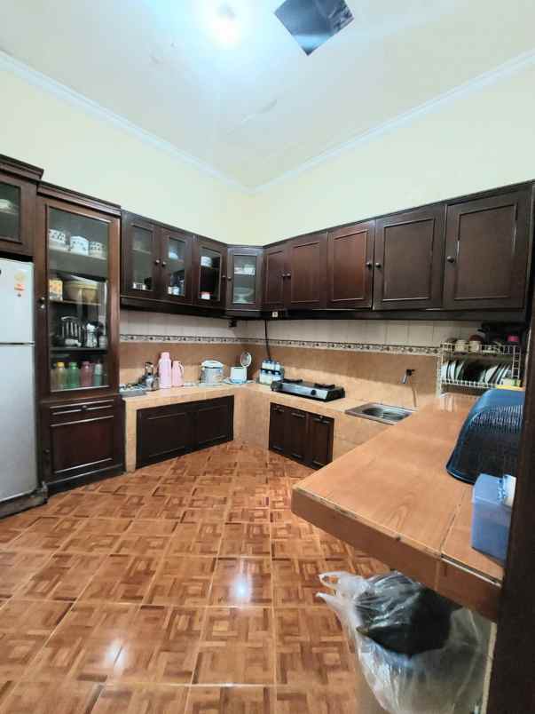 dijual rumah bratang binangun