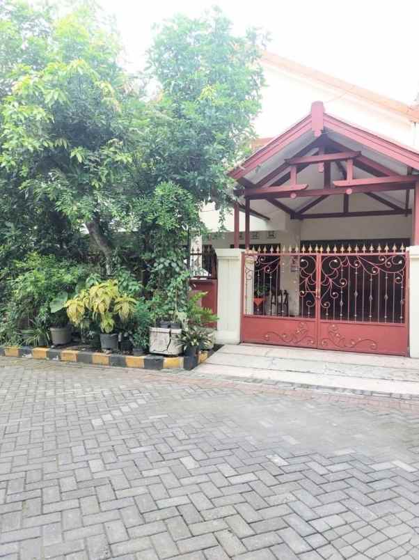 dijual rumah bratang binangun