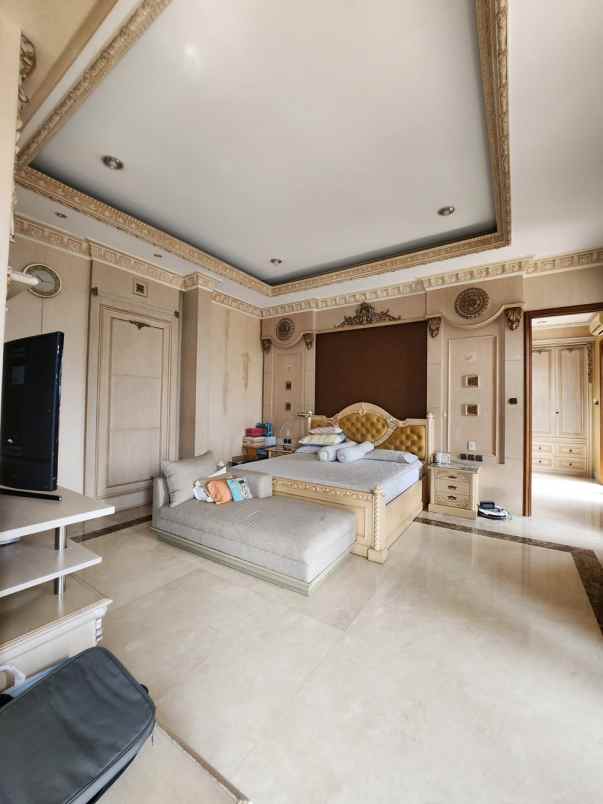 dijual rumah bukit gading villa kelapa