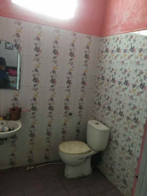 dijual rumah cantik 1 5 lantai di perumahan demarakesh