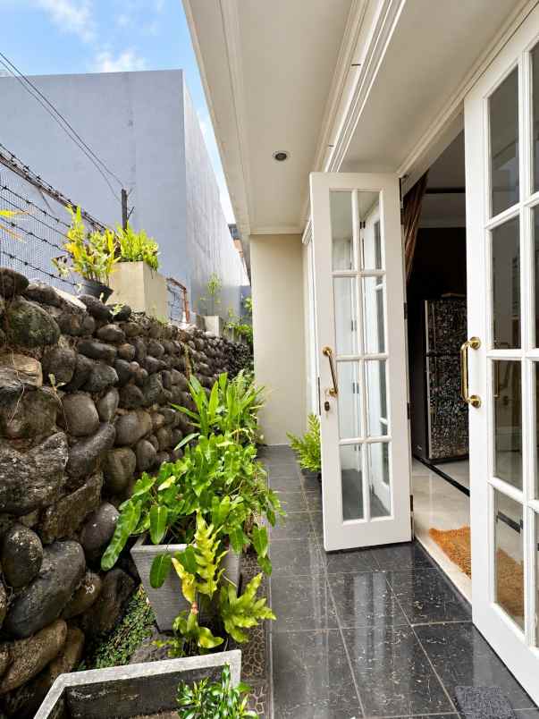 dijual rumah cempaka putih