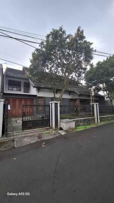 dijual rumah cigadung dago bandung utara