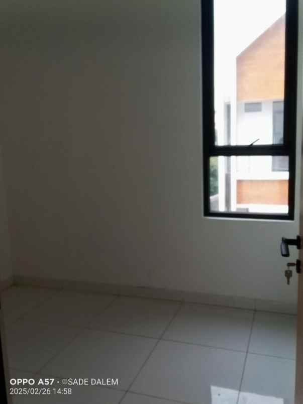 dijual rumah cimanggis