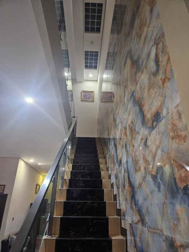 dijual rumah cimuning mustika jaya