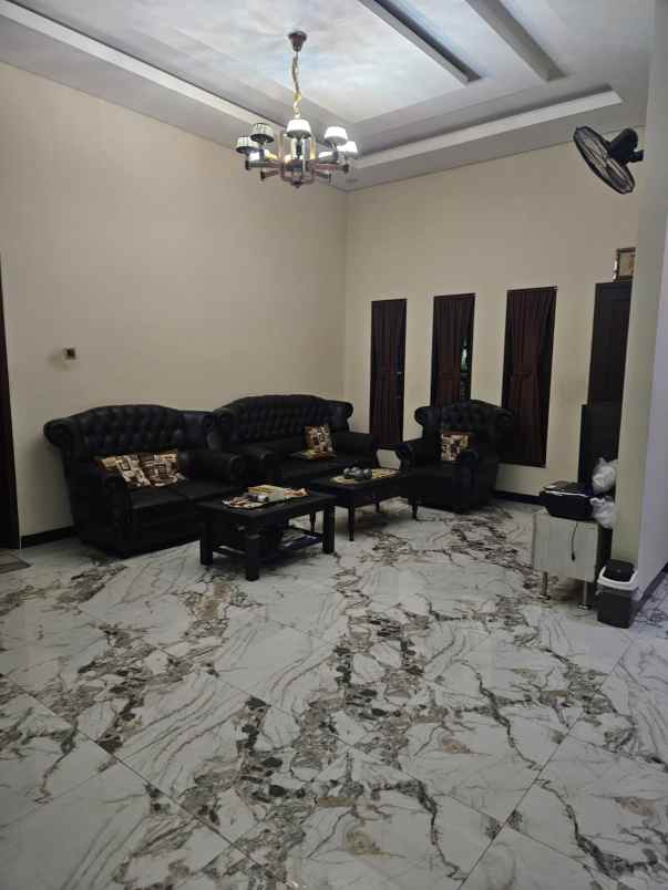 dijual rumah cimuning mustika jaya