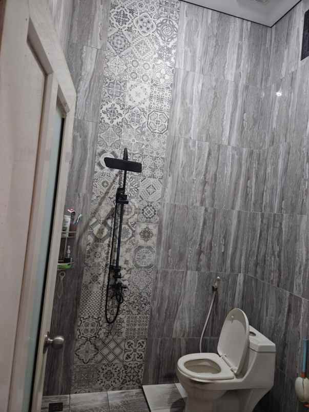 dijual rumah cimuning mustika jaya
