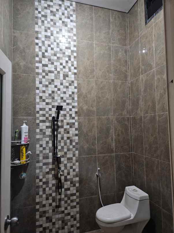 dijual rumah cimuning mustika jaya