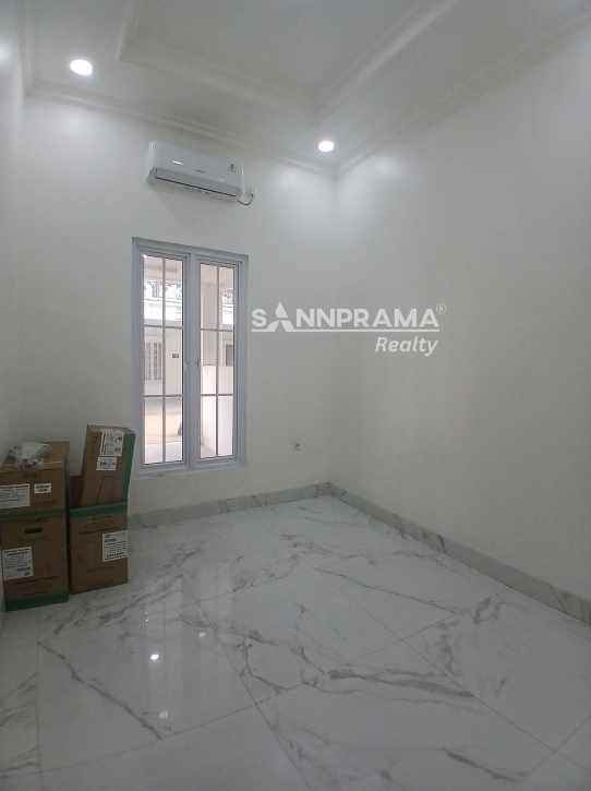 dijual rumah cipedak