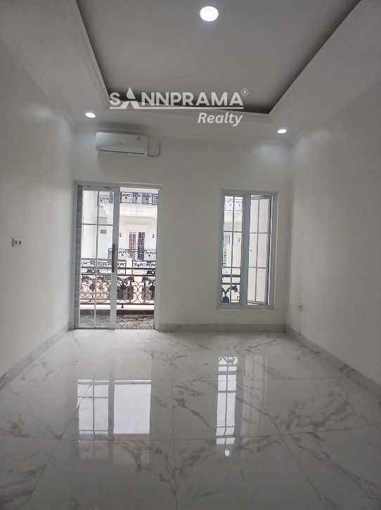 dijual rumah cipedak