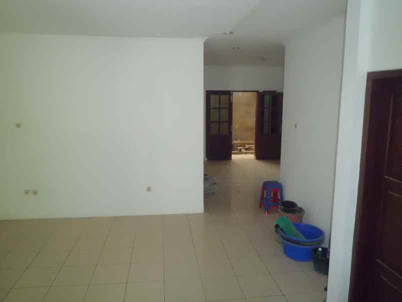 dijual rumah cipete utara