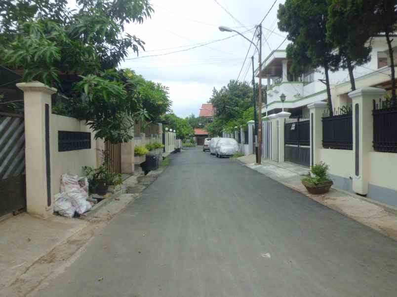 dijual rumah cipete utara